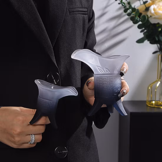 Bottiglie di vodka da 500 ml personalizzate, bottiglie di whisky da 750 ml, bottiglie di tequila da 500 ml e altre bottiglie di liquori, vendita spot, prezzo economico, divisori per vino, bottiglie di vetro Xo